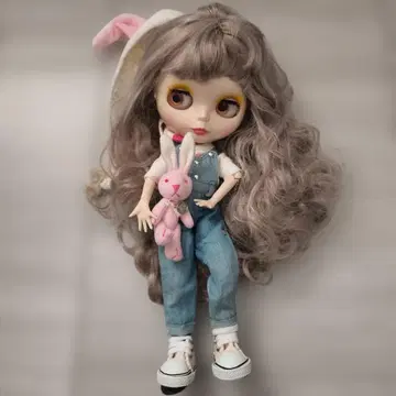토끼 귀 달린 커스텀 인형 아이시돌