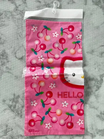 [ 헤이세이 레트로 ] 헬로키티 체리 손수건
