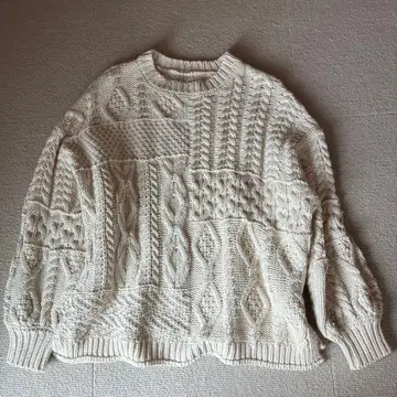 Ungrid WEB 한정판 패치워크 케이블 니트 아이보리