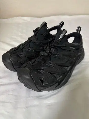 HOKA HOPARA(BLACK / CASTLEROCK)(호카 호파라)