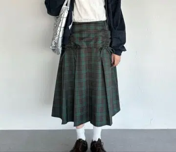 그린 계열 체크 플리츠 미디 스커트