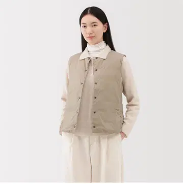 새상품 경량 다운 포켓터블 노카라 베스트 M