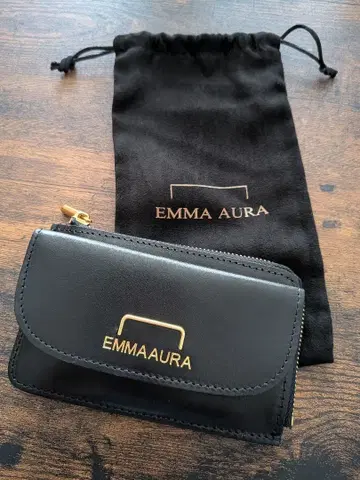 EMMA AURA 블랙 가죽 프래그먼트 케이스 새상품