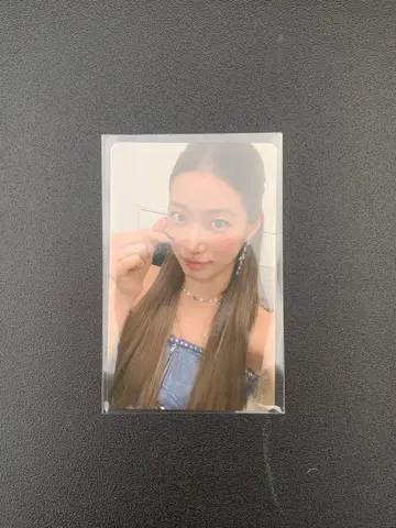 Le Sserafim 카즈하 도쿄돔 FC 한정판 트레이딩 카드