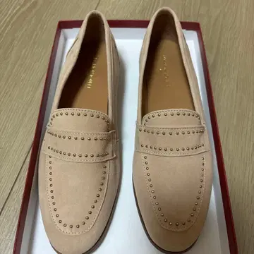 새상품급 MARRON TOUFET 스터드 장식 로퍼 베이지