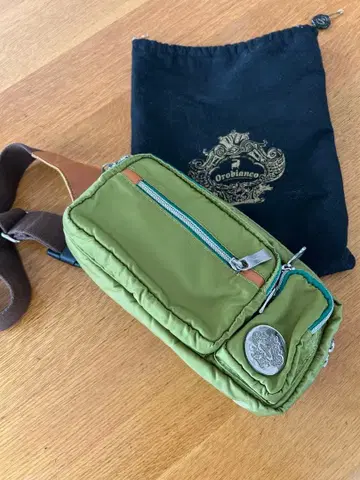 Orobianco 올리브 그린 숄더백