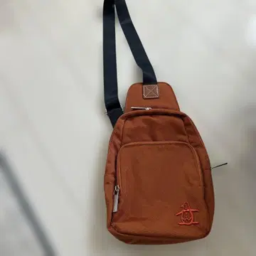 Munsing 펭귄 자수 오렌지 바디백