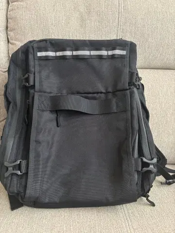 KIU 블랙 백팩 토트백