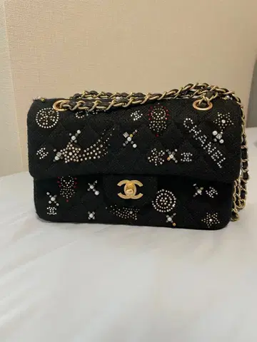 천연 가죽 패브릭 비쥬 부착 숄더백