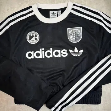 adidas 크롭 긴팔 상의