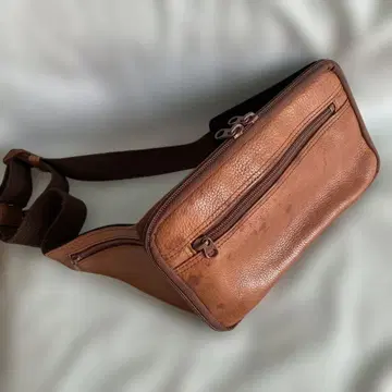 밝은 브라운 가죽제품 웨스트 파우치