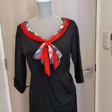 블랙 긴팔 원피스 리본 포함