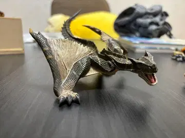 티가렉스 아종 피규어