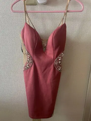 비쥬 장식 V넥 타이트 드레스 핑크