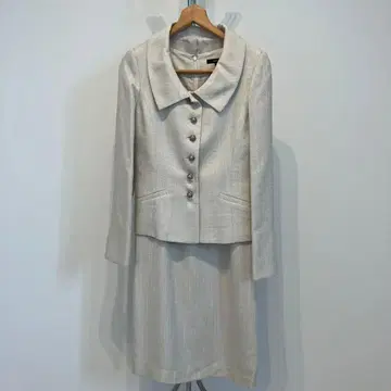 아이보리 자켓과 스커트 세트 L 사이즈