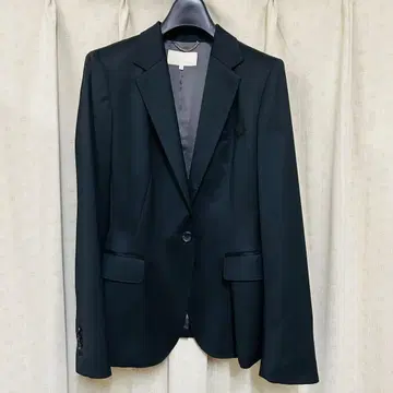 새상품급 미사용 UNTITLED 블랙 테일러드 자켓 사이즈 3