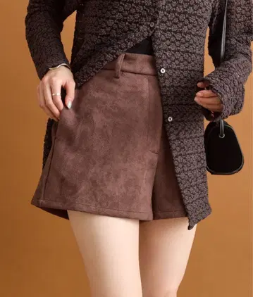 새상품 mystic 페이크 스웨이드 숏팬츠 브라운 mline