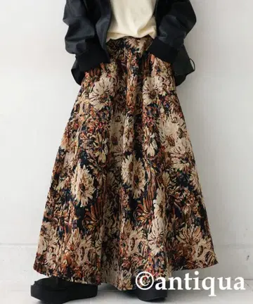 안티카 꽃무늬 자카드 플레어 스커트