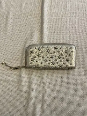 JIMMY CHOO 실버 별 모양 스터드 장지갑