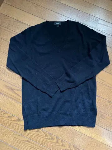 블랙 V넥 긴팔 니트