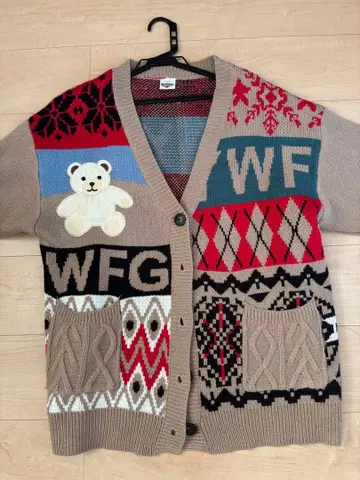 패치워크 패턴 니트 가디건