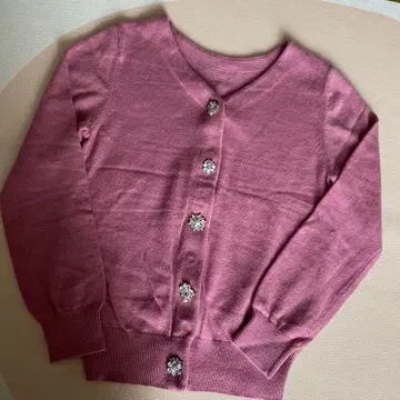 비쥬가 달린 핑크 가디건