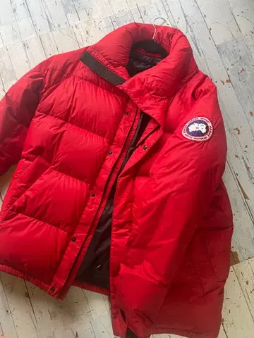 새상품급 Canada Goose 다운 자켓 L 사이즈