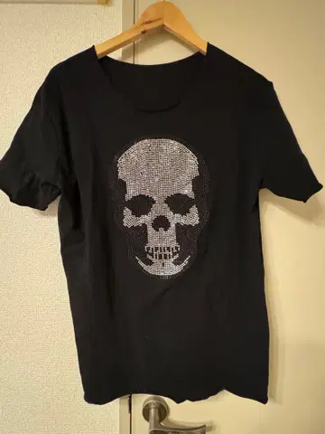 스컬 디자인 T셔츠 블랙 반팔