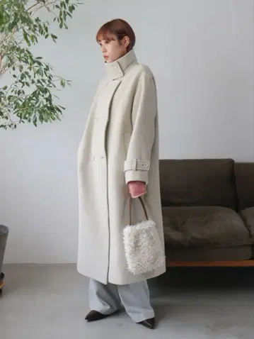 Ungrid 스탠드 카라 루즈 코트