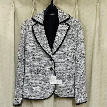 새상품급 미사용 화이트 블랙 트위드 테일러드 자켓
