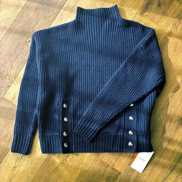 [택 포함 새상품] CINOH 울 100% 니트 스웨터 네이비 골드 버튼