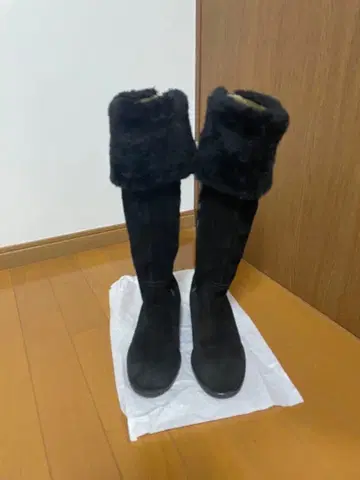 블랙 퍼 트리밍 롱 부츠