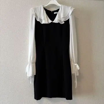 새상품 앗토란스 쉬폰 프릴 타이트 원피스