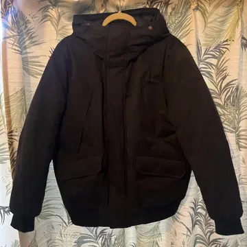 AMERICAN EAGLE 후드 부착 다운 자켓 블랙