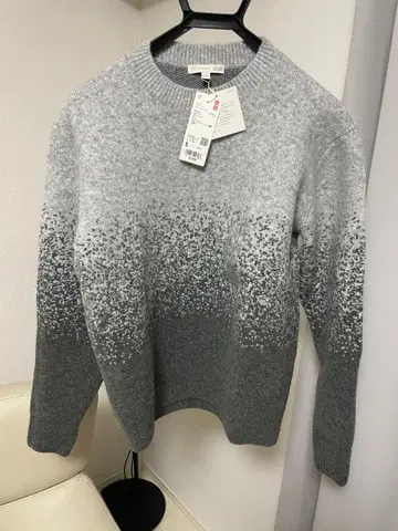 유니클로 JW 앤더슨 크루넥 스웨터