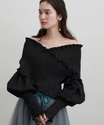 라벨에튀드 데님 셔링 블라우스 블랙