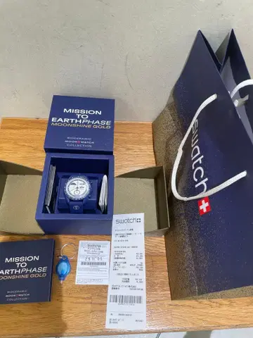 Swatch x OMEGA x Snoopy BIOCERAMIC XL