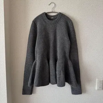 [새상품급] Mila Owen A라인 페플럼 니트 풀오버 미라 오웬