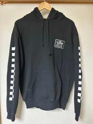 Vans 블랙 후드티 플래그 패턴