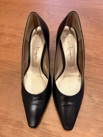 블랙 가죽 스틸레토 하이힐