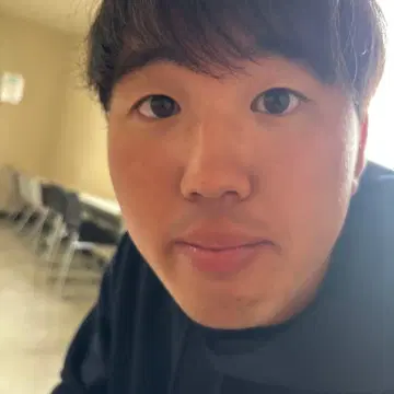 포트레이트 사진 자연스러운 표정