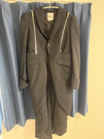 니오르 케이닌노미야 지퍼 자켓