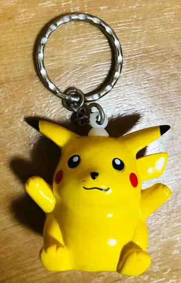 피카츄 키링 레트로 레어 초기
