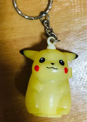 피카츄 키링 레트로 레어 초기