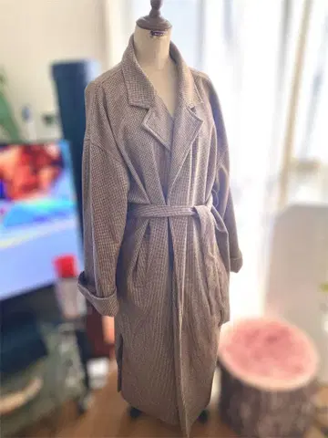 [컨디션 최상] 브라운 체크 무늬 롱 가운 코트