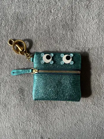 ANYA HINDMARCH 아이즈 코인 케이스 참