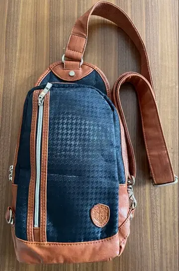 MEN'S BIGI 캔버스 x 가죽 숄더백 새상품급 중고