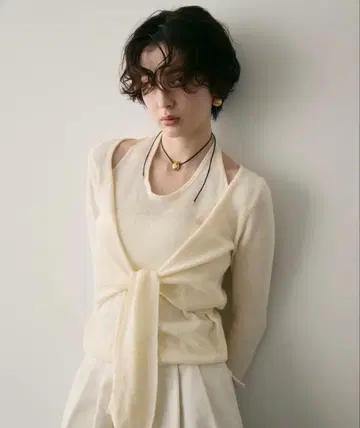 Trish 홀터넥 가디건풍 니트 풀오버