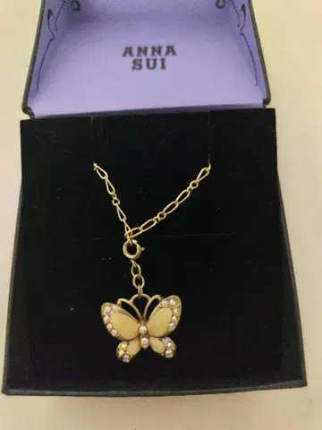 안나수이 목걸이