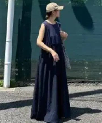 [ CORNERS by KR ] 숄더 턱 슬리브리스 도킹 원피스 N